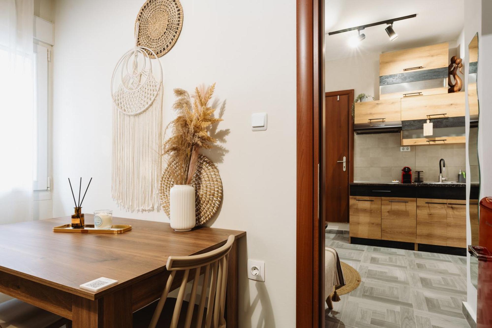 Floret Apartment เทสซาโลนิกิ ภายนอก รูปภาพ